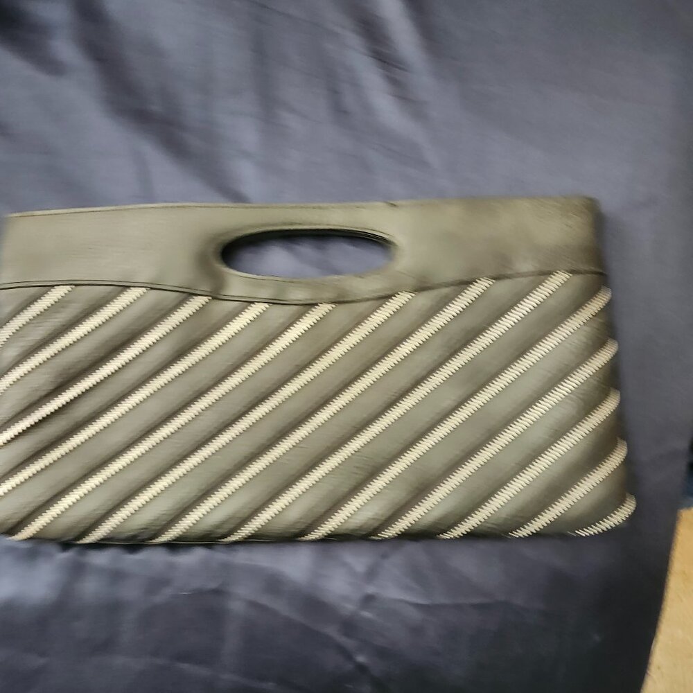 Large Clutch